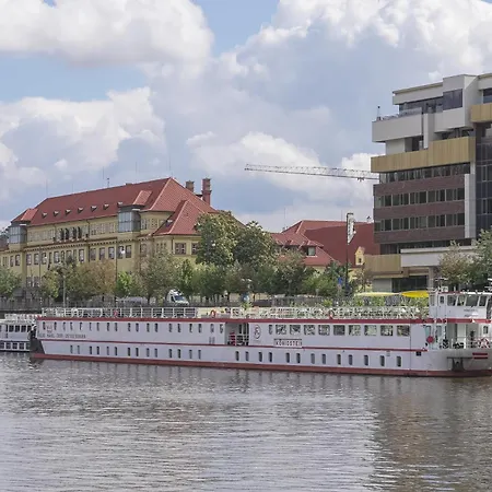 Valentinska, Old Town Apartment Prague