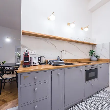 Apartment Valentinska, Old Town *