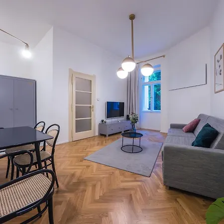 Valentinska, Old Town Apartment